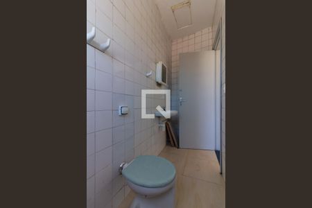 Casa à venda com 450m², 5 quartos e 3 vagasBanheiro da edícula  