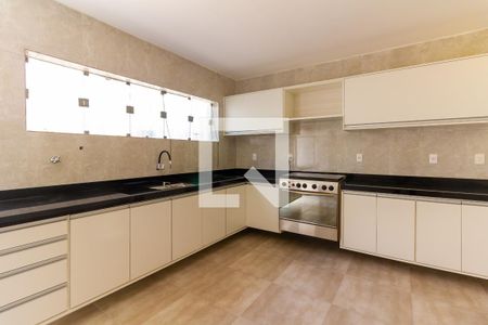 Casa à venda com 450m², 5 quartos e 3 vagasCozinha