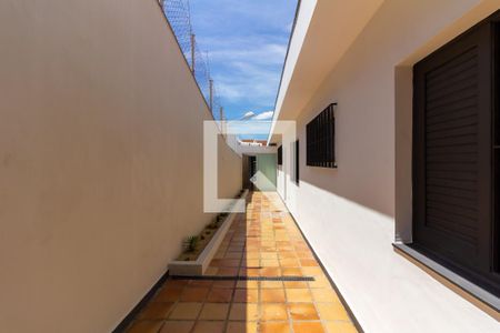 Casa à venda com 450m², 5 quartos e 3 vagasQuintal - Corredor
