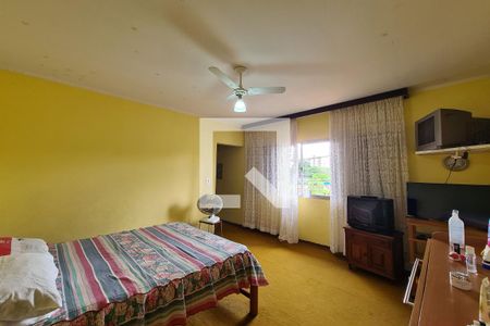 Casa à venda com 270m², 4 quartos e 5 vagasSuíte