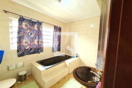 Casa à venda com 270m², 4 quartos e 5 vagasBanheiro