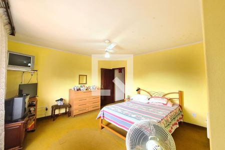 Casa à venda com 270m², 4 quartos e 5 vagasSuíte