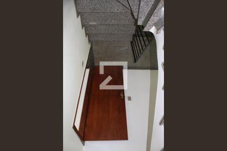 Casa à venda com 158m², 3 quartos e 2 vagasEscada