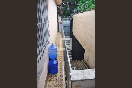 Casa à venda com 338m², 2 quartos e 1 vaga Casa à venda com 338m², 2 quartos e 1 vagaCasa 01 - Detalhe - Corredor