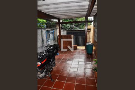 Casa à venda com 338m², 2 quartos e 1 vaga Casa à venda com 338m², 2 quartos e 1 vagaCasa 01 - Garagem