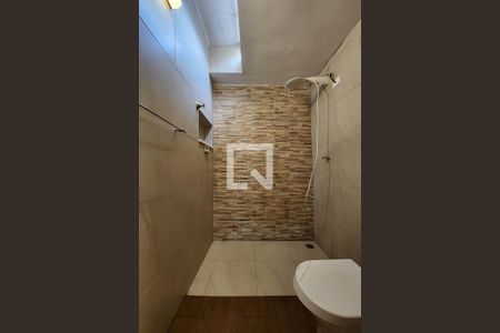 Casa para alugar com 240m², 3 quartos e 4 vagas Casa para alugar com 240m², 3 quartos e 4 vagasBanheiro da Suíte 1