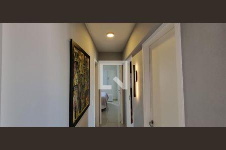 Corredor com acesso aos quartos de apartamento para alugar com 3 quartos, 69m² em Vila Lageado, São Paulo