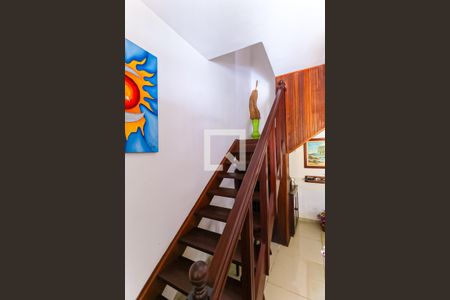 Escada de casa de condomínio para alugar com 3 quartos, 190m² em Todos Os Santos, Rio de Janeiro