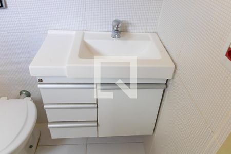 Apartamento à venda com 102m², 2 quartos e 1 vaga Apartamento à venda com 102m², 2 quartos e 1 vagaBanheiro do Corredor