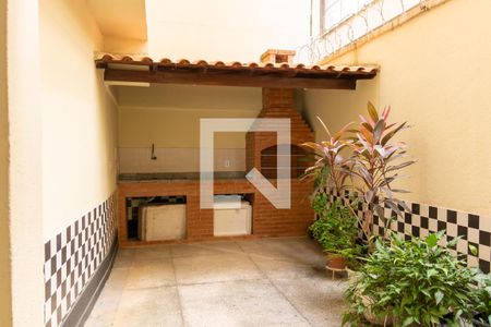 Apartamento à venda com 102m², 2 quartos e 1 vaga Apartamento à venda com 102m², 2 quartos e 1 vagaÁrea comum - Churrasqueira