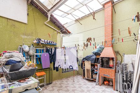 Casa à venda com 170m², 3 quartos e 2 vagas Casa à venda com 170m², 3 quartos e 2 vagasÁrea externa