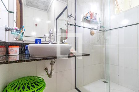 Casa à venda com 170m², 3 quartos e 2 vagas Casa à venda com 170m², 3 quartos e 2 vagasBanheiro Social