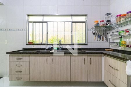 Casa à venda com 170m², 3 quartos e 2 vagas Casa à venda com 170m², 3 quartos e 2 vagasCozinha