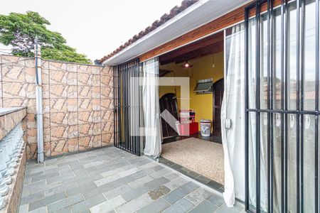 Casa à venda com 170m², 3 quartos e 2 vagas Casa à venda com 170m², 3 quartos e 2 vagasVaranda