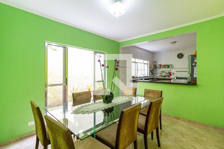 Casa à venda com 170m², 3 quartos e 2 vagas Casa à venda com 170m², 3 quartos e 2 vagasCopa