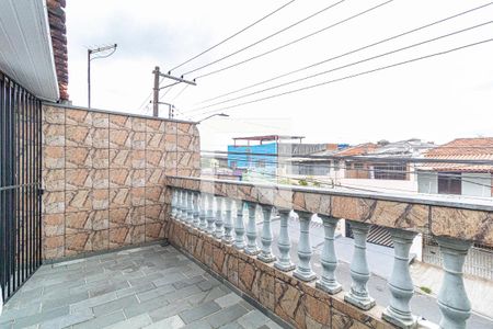 Casa à venda com 170m², 3 quartos e 2 vagas Casa à venda com 170m², 3 quartos e 2 vagasVaranda