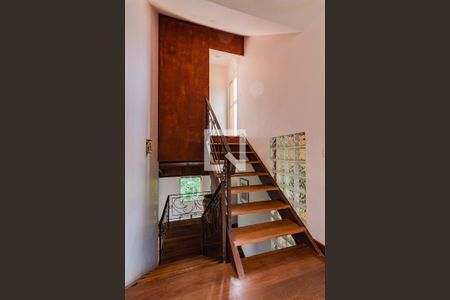 Casa de condomínio à venda com 400m², 4 quartos e 3 vagas Casa de condomínio à venda com 400m², 4 quartos e 3 vagasHall Suíte Master (Quarto 4)