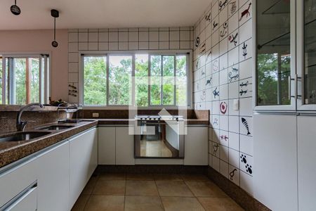 Casa de condomínio à venda com 400m², 4 quartos e 3 vagas Casa de condomínio à venda com 400m², 4 quartos e 3 vagasCozinha Americana