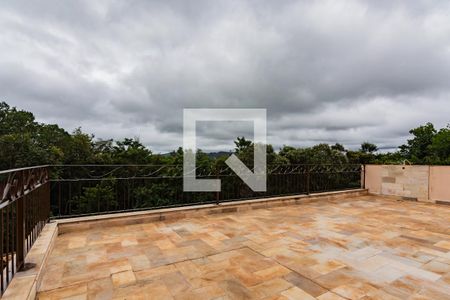 Casa de condomínio à venda com 400m², 4 quartos e 3 vagas Casa de condomínio à venda com 400m², 4 quartos e 3 vagasTerraço