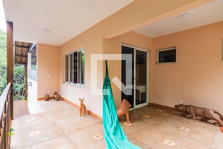 Casa de condomínio à venda com 400m², 4 quartos e 3 vagas Casa de condomínio à venda com 400m², 4 quartos e 3 vagasVaranda Biblioteca