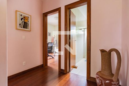 Casa de condomínio à venda com 400m², 4 quartos e 3 vagas Casa de condomínio à venda com 400m², 4 quartos e 3 vagasHall dos Quartos