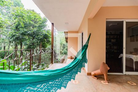 Casa de condomínio à venda com 400m², 4 quartos e 3 vagas Casa de condomínio à venda com 400m², 4 quartos e 3 vagasVaranda Biblioteca