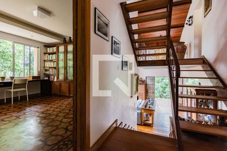 Circulação / Biblioteca de casa de condomínio à venda com 4 quartos, 400m² em Jardins de Petrópolis, Nova Lima