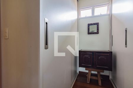 Casa de condomínio à venda com 400m², 4 quartos e 3 vagas Casa de condomínio à venda com 400m², 4 quartos e 3 vagasCloset Quarto 4