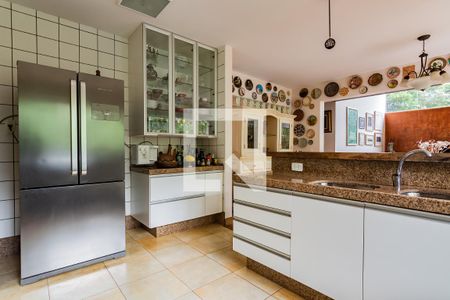 Casa de condomínio à venda com 400m², 4 quartos e 3 vagas Casa de condomínio à venda com 400m², 4 quartos e 3 vagasCozinha Americana