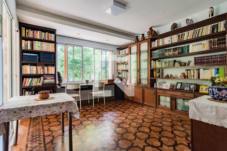 Casa de condomínio à venda com 400m², 4 quartos e 3 vagas Casa de condomínio à venda com 400m², 4 quartos e 3 vagasQuarto 1 (Suíte) - Biblioteca