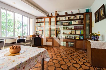 Casa de condomínio à venda com 400m², 4 quartos e 3 vagas Casa de condomínio à venda com 400m², 4 quartos e 3 vagasQuarto 1 (Suíte) - Biblioteca