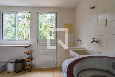 Casa de condomínio à venda com 400m², 4 quartos e 3 vagas Casa de condomínio à venda com 400m², 4 quartos e 3 vagasÁrea de Serviço