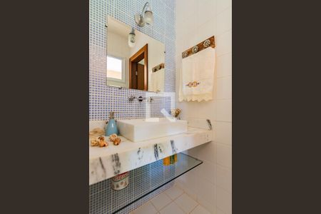 Casa de condomínio à venda com 400m², 4 quartos e 3 vagas Casa de condomínio à venda com 400m², 4 quartos e 3 vagasBanheiro da Biblioteca (Quarto 1)