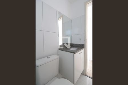 Apartamento à venda com 68m², 3 quartos e 2 vagasBanheiro Social