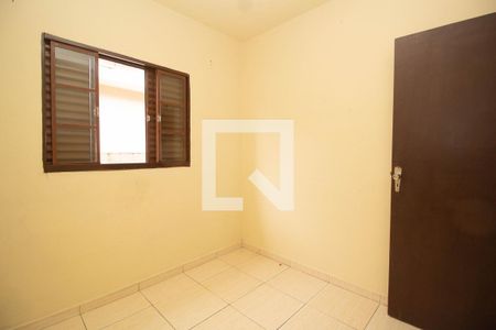 Quarto 1 de casa para alugar com 2 quartos, 60m² em Vila Cavaton, São Paulo
