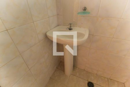 Casa à venda com 170m², 2 quartos e 2 vagasBanheiro de Serviço