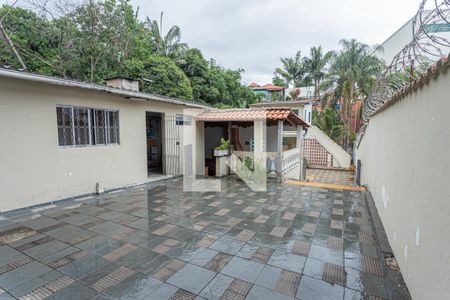 Casa para alugar com 600m², 4 quartos e 15 vagas Casa para alugar com 600m², 4 quartos e 15 vagasQuintal