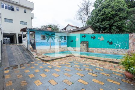 Casa para alugar com 600m², 4 quartos e 15 vagas Casa para alugar com 600m², 4 quartos e 15 vagasPiscina