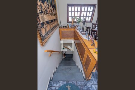 Escada de casa para alugar com 4 quartos, 600m² em Vila Zulmira, São Paulo