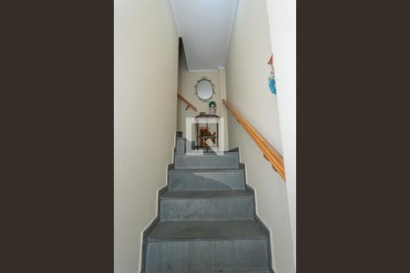 Casa para alugar com 600m², 4 quartos e 15 vagas Casa para alugar com 600m², 4 quartos e 15 vagasEscada