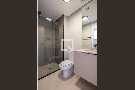 Banheiro de apartamento para alugar com 1 quarto, 28m² em Pinheiros, São Paulo