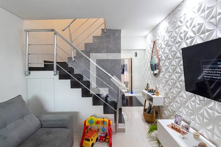 Casa para alugar com 87m², 2 quartos e 2 vagasSala