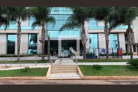 Apartamento para alugar com 27m², 1 quarto e 1 vaga Apartamento para alugar com 27m², 1 quarto e 1 vagaFACHADA