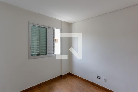 Quarto 1 de apartamento para alugar com 2 quartos, 95m² em Fernão Dias, Belo Horizonte