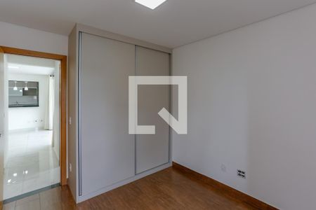 Quarto 1 de apartamento para alugar com 2 quartos, 95m² em Fernão Dias, Belo Horizonte
