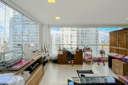 Apartamento à venda com 184m², 4 quartos e 3 vagasVista do Quarto 2