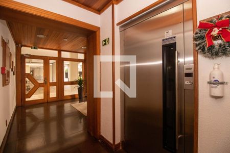 Apartamento à venda com 72m², 2 quartos e sem vaga Apartamento à venda com 72m², 2 quartos e sem vagaHall de Entrada