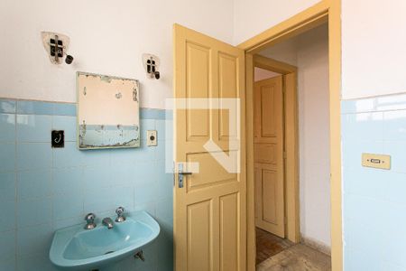 Casa à venda com 240m², 3 quartos e 2 vagasEdícula - Banheiro