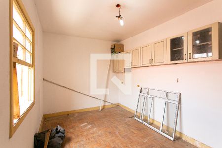 Casa à venda com 240m², 3 quartos e 2 vagasEdícula - Quarto