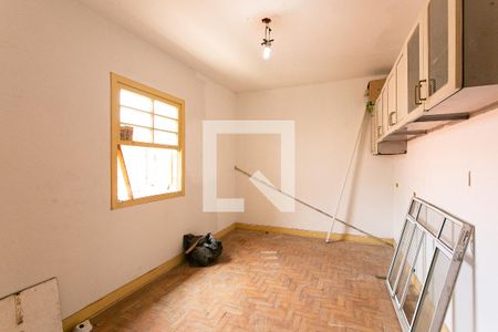 Casa à venda com 240m², 3 quartos e 2 vagasEdícula - Quarto